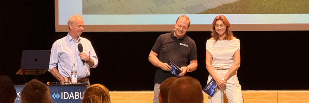 Speaker auf der Bühne der 16. Security & Efficiency Summit 2025 von OCG in Erding