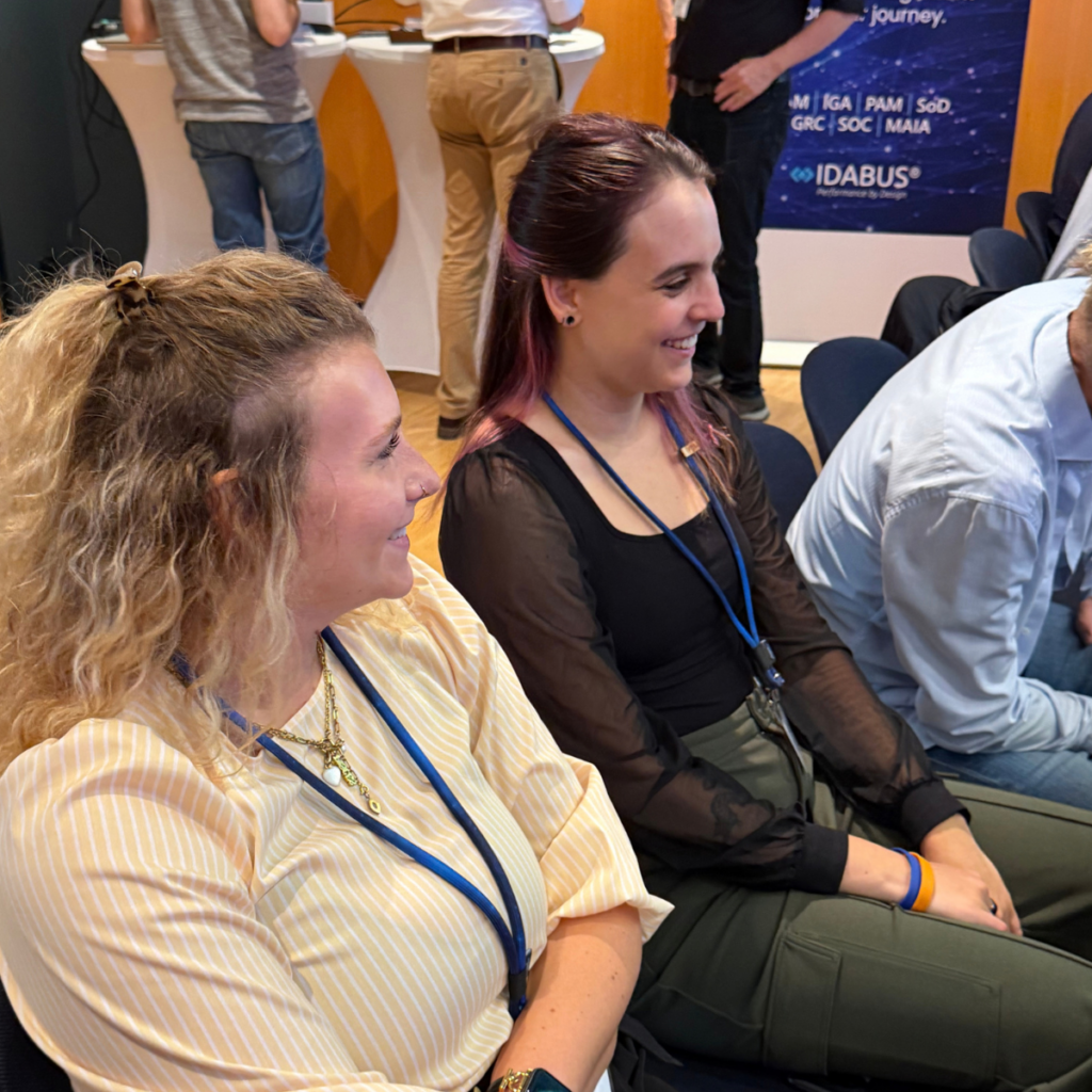 Participants at the Security & Efficiency Summit 2026 engaging in face-to-face discussions during the conference in Erding